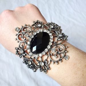 🎉HP🎉 Decorative Hinge Cuff Bracelet